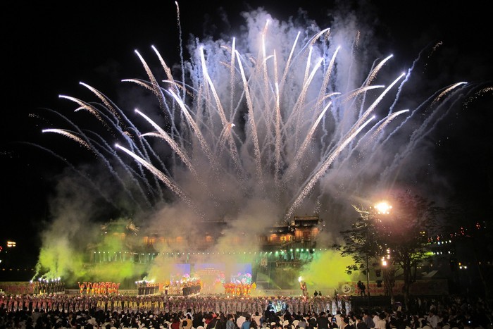 Lễ khai mạc Festival Huế 2012 và năm du lịch Bắc Trung bộ là một bản trường ca về âm nhạc giới thiệu về văn hóa, lịch sử cũng như danh lam thắng cảnh và con người của các tỉnh Bắc Trung Bộ từ Thanh Hóa đến Thừa Thiên Huế.